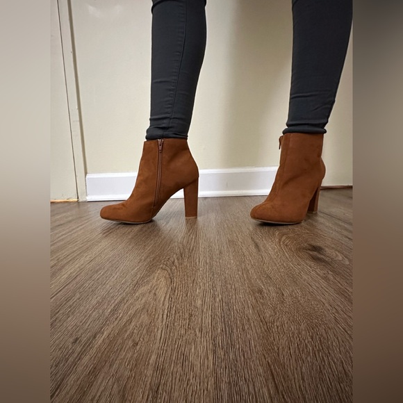 NEW In Box Ankle Booties - Picture 5 of 8